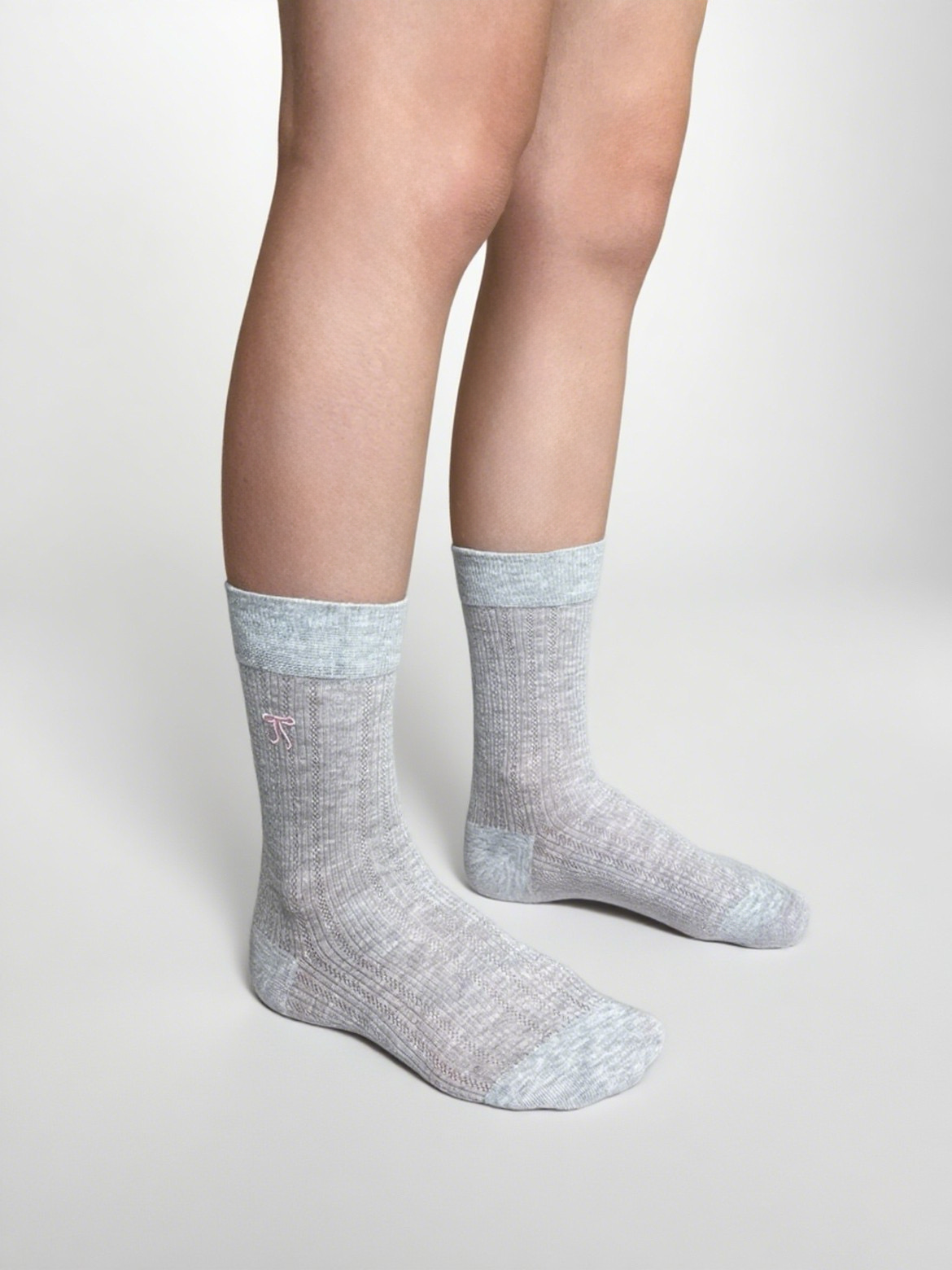 Classic vertical lace crew socks- 170N