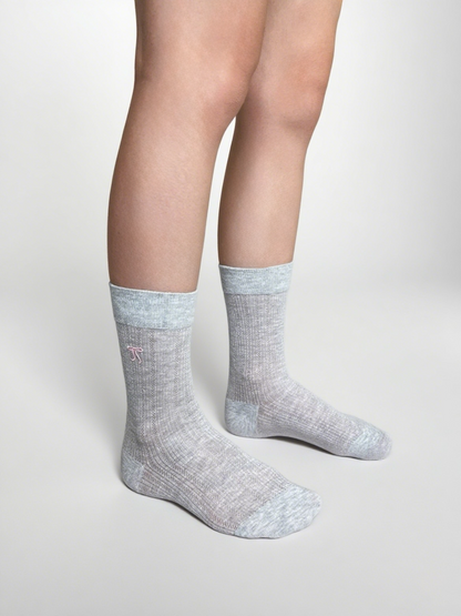 Classic vertical lace crew socks- 170N